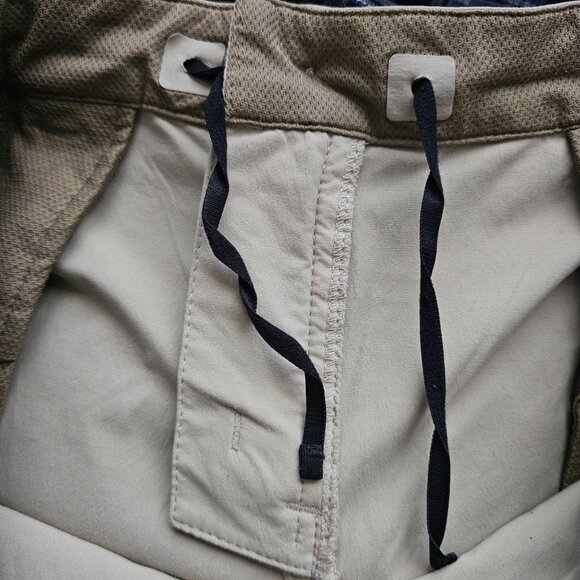 Patagonia Women's Tan/Khaki Quandary Convertible Hiking Pants Size 10 - Picture 7 of 11